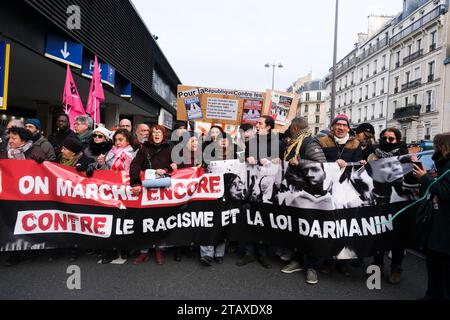 Parigi, Francia. 3 dicembre 2023. 40 marzo per l'uguaglianza e contro l'racismin Parigi, Francia, il 3 dicembre 2023. Foto di Jeremy Paoloni/ABACAPRESS.COM Credit: Abaca Press/Alamy Live News Foto Stock