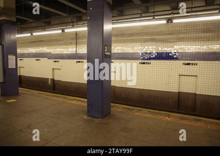 La stazione della metropolitana di 2nd Avenue a New York, sabato 2 dicembre 2023. (Foto: Gordon Donovan) Foto Stock