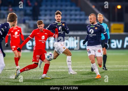 Drammen, Norvegia, 3 dicembre 2023. Thore Pedersen di Brann con un colpo nella partita Eliteserien tra Strømsgodset e Brann allo stadio Marienlyst di Drammen. Crediti: Frode Arnesen/Alamy Live News Foto Stock