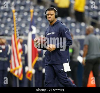 3 dicembre 2023: Il quarterback dei Broncos Russell Wilson (3) sul campo prima dell'inizio di una gara NFL tra i Texans e i Broncos il 3 dicembre 2023 a Houston. (Immagine di credito: © Scott Coleman/ZUMA Press Wire) SOLO USO EDITORIALE! Non per USO commerciale! Foto Stock