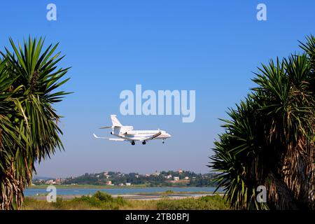 Beech 95-B55 TC-554 atterraggio privato di jet Aeroporto Ioannis Kapodistris, Corfù, Grecia Foto Stock