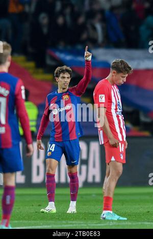 Barcellona, ESP. 3 dicembre 2023. FC BARCELONA vs ATLETICO DE MADRID 3 dicembre 2023 Joao Félix (14) del FC Barcelona celebra il primo gol della sua squadra durante la partita tra FC Barcelona e Atletico de Madrid corrispondente al quattordicesimo giorno di la Liga EA Sports allo Stadio Olimpico Lluis Companys di Montjuic a Barcellona, Spagna. Crediti: Rosdemora/Alamy Live News Foto Stock