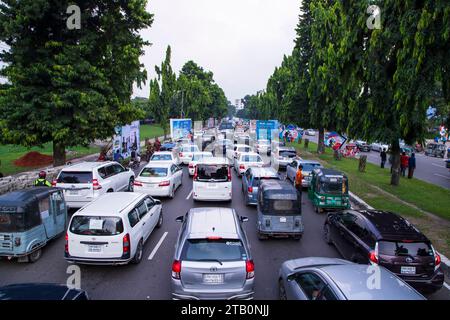 7 ottobre 2023, Dhaka- Bangladesh: Segnale stradale Jam su Bijoy Sarani Road nella capitale Dhaka Foto Stock