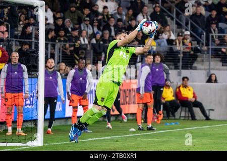 Il portiere del LAFC Maxime Crépeau (16) ferma un tiro durante il match finale della MLS Western Conference contro gli Houston Dynamo, sabato 2 dicembre 2023, Foto Stock