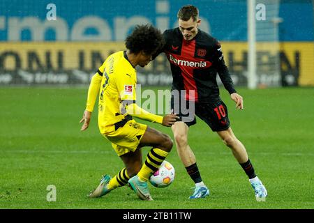 Leverkusen, Deutschland. 3 dicembre 2023. LEVERKUSEN, DEUTSCHLAND - 2023-DICEMBRE-03, BAYARENA DFB/DFL REGOLAMENTI VIETANO QUALSIASI USO DI FOTOGRAFIE COME SEQUENZE DI IMMAGINI E/O QUASI-VIDEO. Credito: dpa/Alamy Live News Foto Stock