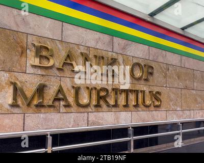 Cartellonistica con lettere d'oro alla Banca di Mauritius Foto Stock