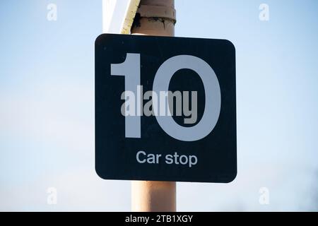 10 segnali di stop, stazione ferroviaria di Leamington Spa, Regno Unito Foto Stock