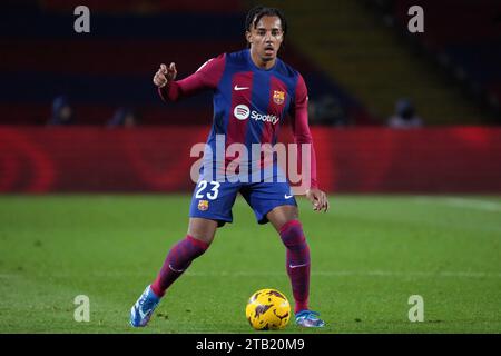 Barcellona, Spagna. 3 dicembre 2023. Jules Kounde del FC Barcelona durante la partita di la Liga EA Sports tra FC Barcelona e Atletico de Madrid giocata al Lluis Companys Stadium il 3 dicembre 2023 a Barcellona, in Spagna. (Foto di Alex Carreras/Imago) credito: PRESSINPHOTO SPORTS AGENCY/Alamy Live News Foto Stock