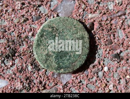 Indossato King Charles II Copper Farthing Coin, Regno Unito Foto Stock
