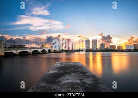 West Palm Beach, Florida, USA al tramonto. Foto Stock