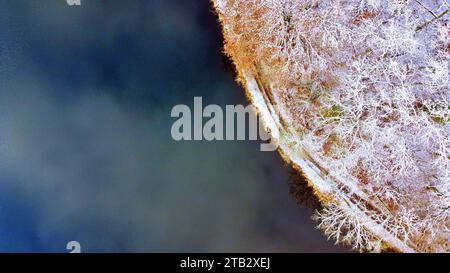 Tempesta di neve invernale foresta nazionale di Perigord vista aerea Dordogne Francia Foto Stock