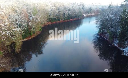 Tempesta di neve invernale foresta nazionale di Perigord vista aerea Dordogne Francia Foto Stock