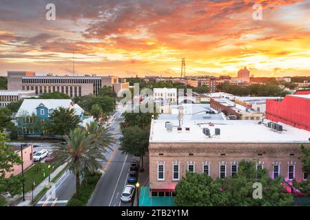 Gainesville, Florida, Stati Uniti d'America centro città al crepuscolo. Foto Stock