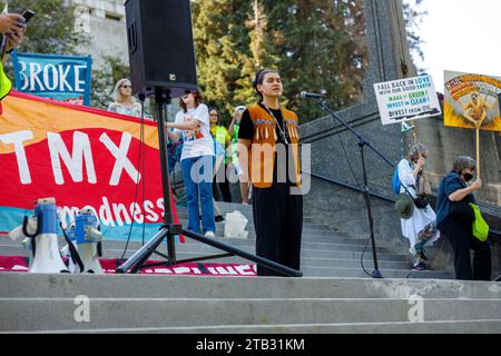 Vancouver, Canada - 15 settembre 2023: Global Climate Strike di fronte al Municipio di Vancouver. Foto Stock