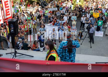 Vancouver, Canada - 15 settembre 2023: Global Climate Strike di fronte al Municipio di Vancouver. Foto Stock