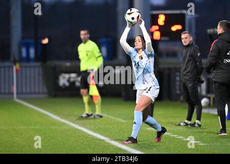 Tubize, Belgio. 4 dicembre 2023. Constance Brackman nella foto, durante una partita di calcio amichevole tra le donne nazionali sotto i 23 anni del Belgio, chiamata "The Red Flames", e del Portogallo lunedì 4 dicembre 2023 a Tubize, in Belgio. Credito: Sportpix/Alamy Live News Foto Stock