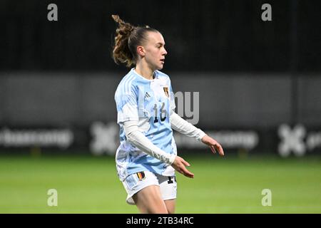 Tubize, Belgio. 4 dicembre 2023. Alixe Bosteels nella foto durante una partita di calcio amichevole tra le nazionali femminili sotto 23 squadre del Belgio, chiamata "The Red Flames", e del Portogallo lunedì 4 dicembre 2023 a Tubize, in Belgio. Credito: Sportpix/Alamy Live News Foto Stock