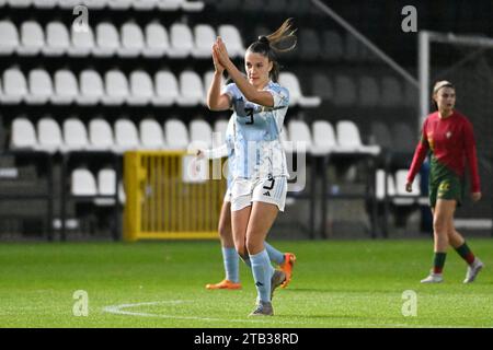 Tubize, Belgio. 4 dicembre 2023. Romy Camps del Belgio raffigurato durante una partita di calcio amichevole tra le nazionali femminili sotto 23 squadre del Belgio, chiamate le fiamme rosse, e del Portogallo lunedì 4 dicembre 2023 a Tubize, in Belgio . Credito: Sportpix/Alamy Live News Foto Stock