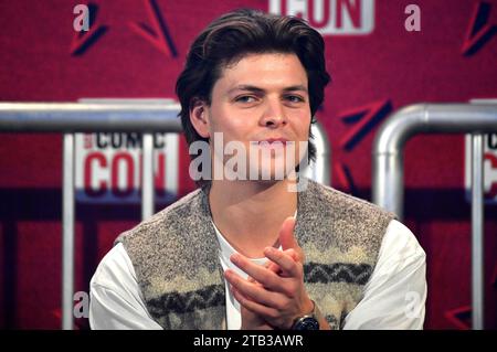 Alex Hogh Andersen auf der German Film & Comic con Winter Edition in der Messe Dortmund. Dortmund, 03.12.2023 *** Alex Hogh Andersen alla German Film Comic con Winter Edition alla Messe Dortmund Dortmund, 03 12 2023 foto:Xn.xKubelkax/xFuturexImagex Comic con 3339 Credit: Imago/Alamy Live News Foto Stock