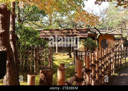 Sala da tè giapponese giardino del castello di Tsurugajo ad Aizuwakamatsu, Fukushima, Giappone Foto Stock