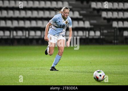 Tubize, Belgio. 4 dicembre 2023. Lore Nuyens del Belgio raffigurato durante una partita di calcio amichevole tra le nazionali femminili sotto 23 squadre del Belgio, chiamate le fiamme rosse, e il Portogallo lunedì 4 dicembre 2023 a Tubize, in Belgio . Credito: Sportpix/Alamy Live News Foto Stock