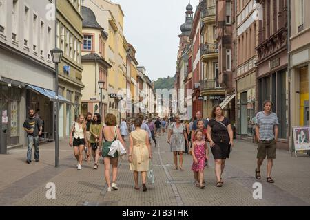 Touristen, Passanten, Fußgängerzone, Einkaufstraße, Hauptstraße, Heidelberg, Baden-Württemberg, Deutschland Foto Stock