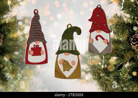 ORNAMENTI PER GNOMI NATALIZI le lime di layout multistrato digitali sono appositamente predisposte per il taglio laser, la fresatrice CNC e altre macchine da taglio. Illustrazione Vettoriale