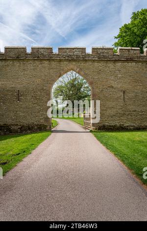 Mura di difesa del castello di Croft a Yarpole, Herefordshire, Regno Unito Foto Stock