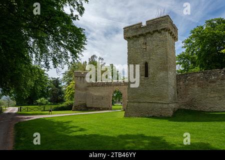 Mura di difesa del castello di Croft a Yarpole, Herefordshire, Regno Unito Foto Stock