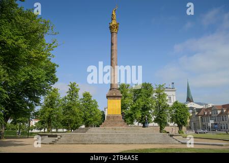 Colonna della vittoria, Schlossstrasse, Schwerin, Meclemburgo-Vorpommern, Germania Foto Stock