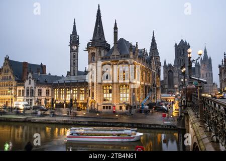 Passeggiata invernale nella città vecchia di Gand, in Belgio Foto Stock