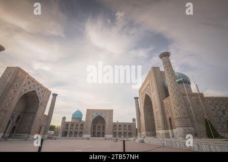 Il Registan, il cuore antico della città di Samarcanda - Uzbekistan Foto Stock