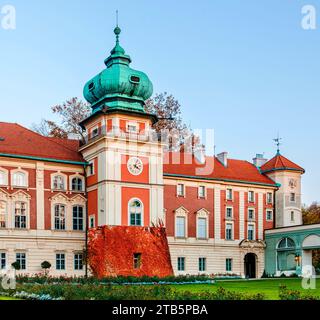 Un frammento del castello di Lubomirski a Lancut è uno dei palazzi e complessi di parchi più belli della Polonia. Foto Stock