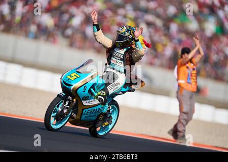 Jaume Masia di Spagna e Leopard Racing si esibiscono durante la sessione di gara del Gran Premio Motul de la Comunitat Valenciana di MotoGP sul circuito di Ricardo Tormo (Cheste, sessione di prove del Gran Premio Motul de la Comunitat Valenciana di MotoGP). Foto Stock