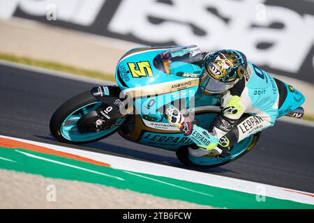 Cheste, Spagna. 26 novembre 2023. Jaume Masia di Spagna e Leopard Racing si esibiscono durante la sessione di gara del Gran Premio Motul de la Comunitat Valenciana di MotoGP sul circuito di Ricardo Tormo (Cheste, sessione di prove del Gran Premio Motul de la Comunitat Valenciana di MotoGP). (Foto di Vicente Vidal Fernandez/SOPA Images/Sipa USA) credito: SIPA USA/Alamy Live News Foto Stock