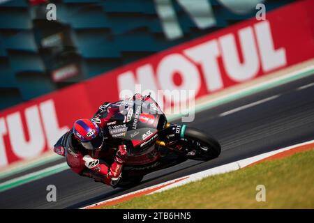 Cheste, Spagna. 26 novembre 2023. Mattia Casadei e Fantic Racing corrono durante la sessione di gara del Gran Premio Motul de la Comunitat Valenciana MotoGP sul circuito Ricardo Tormo (Cheste, sessione di prove del Gran Premio Motul de la Comunitat Valenciana MotoGP). (Foto di Vicente Vidal Fernandez/SOPA Images/Sipa USA) credito: SIPA USA/Alamy Live News Foto Stock