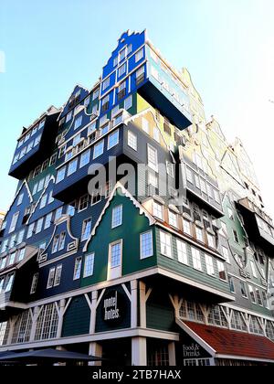 Famosi edifici tradizionali a Zaandam, Nethelands Foto Stock