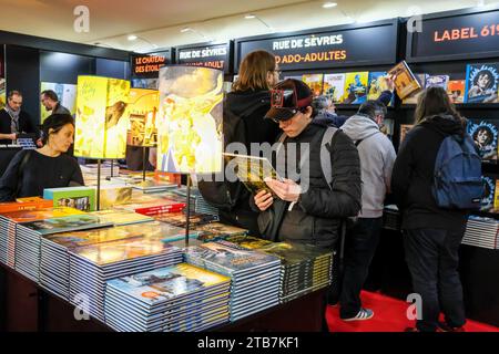 50th Angouleme International Comics Festival (Francia centro-occidentale) il 26 gennaio 2023. Atmosfera agli stand degli editori di fumetti. ecco qua Foto Stock