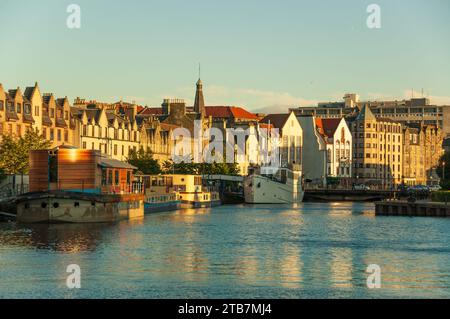 Luce serale sulla riva, Leith Foto Stock