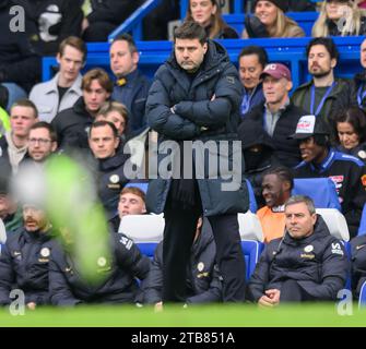 Londra, Regno Unito. 3 dicembre 2023 - Chelsea contro Brighton & Hove Albion - Premier League - Stamford Bridge. L'allenatore del Chelsea Mauricio Pochettino durante la partita contro il Brighton. Credito immagine: Mark Pain / Alamy Live News Foto Stock