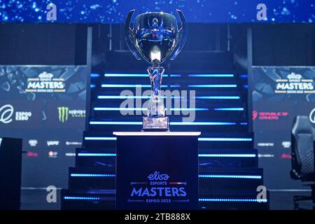 Espoo, Finlandia. 3 dicembre 2023. trofeo sul palco durante Elisa Masters Espoo 2023 - giorno 5 a Metro Areena il 3 dicembre 2023 a Espoo, Finlandia. (Foto di Gabriel Calvino Alonso/Orange Pictures) credito: Orange Pics BV/Alamy Live News Foto Stock