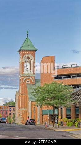 Charles Nichols e Frederick Brown hanno progettato Albany Landmark St Chiesa cattolica romana di Maria, costruita nel 1869 al 10 Lodge Street. Foto Stock