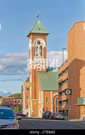 Charles Nichols e Frederick Brown hanno progettato Albany Landmark St Chiesa cattolica romana di Maria, costruita nel 1869 al 10 Lodge Street. Foto Stock