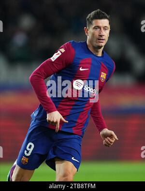 Barcellona, Spagna. 3 dicembre 2023. Robert Lewandowski del FC Barcelona durante la partita di la Liga EA Sports tra FC Barcelona e Atletico de Madrid giocata al Lluis Companys Stadium il 3 dicembre 2023 a Barcellona, in Spagna. (Foto di Bagu Blanco/PRESSINPHOTO) crediti: PRESSINPHOTO SPORTS AGENCY/Alamy Live News Foto Stock