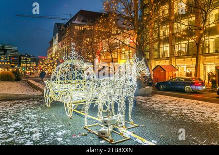 Weihnachtsbeleuchtung Tauentziehen, City West, Berlino Foto Stock