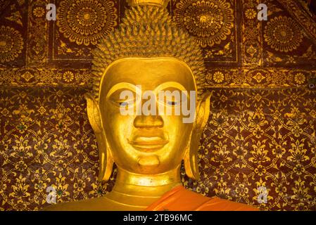 Testa di Buddha all'interno del monastero Wat Xieng Thong; Luang Prabang, Laos Foto Stock