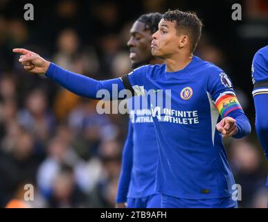 Londra, Regno Unito. 3 dic 2023 - Chelsea contro Brighton & Hove Albion - Premier League - Stamford Bridge. Thiago Silva del Chelsea durante la partita contro Brighton. Credito immagine: Mark Pain / Alamy Live News Foto Stock