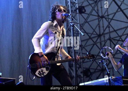 Milano Italia 2006-09-07 : Roberto dell'era del gruppo Afterhours durante il concerto all'Idroscalo Foto Stock