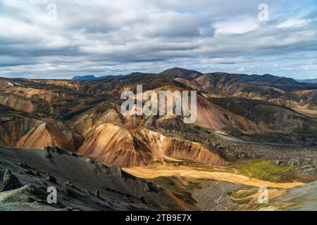 spectacular overview of Landmannalaugar in the highlands of Iceland Foto Stock