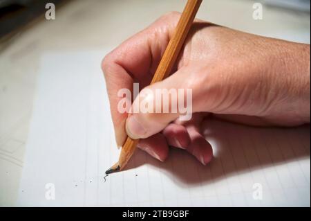 Calligrafia con matita rotta; Lincoln, Nebraska, Stati Uniti d'America Foto Stock